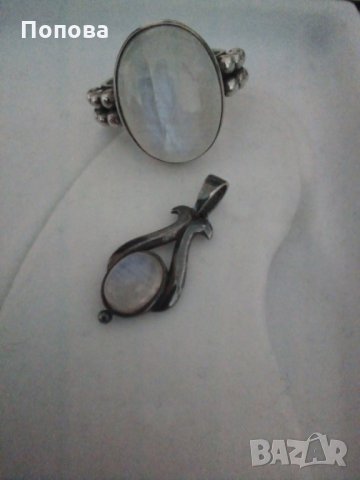 Масивен сребърен  лот  с лунен камък/обеци, медальони, пръстен /, снимка 4 - Бижутерийни комплекти - 28311483