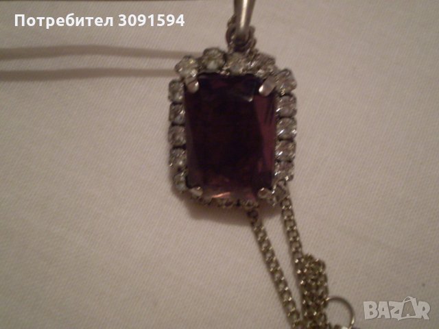 стар дамски медальон лилав и бял шлифован кристал  сребърно покритие, снимка 2 - Антикварни и старинни предмети - 35159934