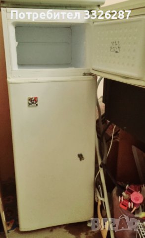 хладилник с горна камера -CROWN, снимка 1