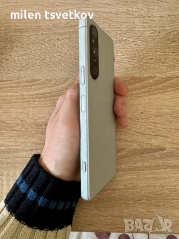 SONY Xperia 1 V, Зарядно, 2 калъфа и протектори, снимка 4 - Sony - 53064803