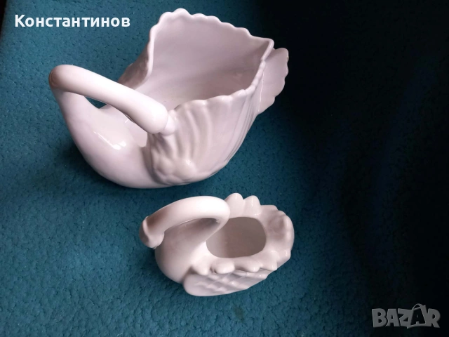 Лебеди порцелан