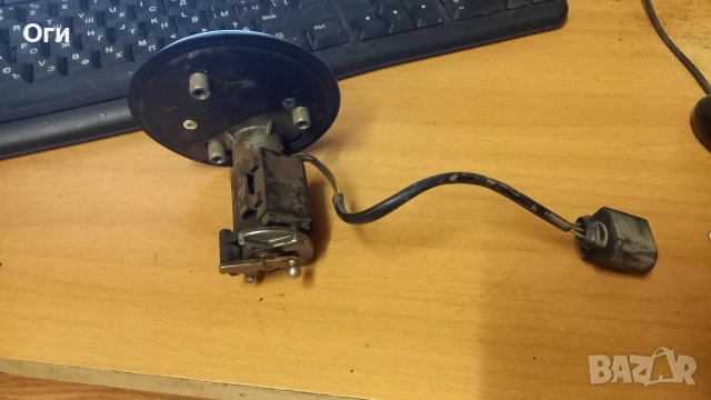 Ключалка заден капак за Фолксваген Бора седан, снимка 3 - Части - 53295856