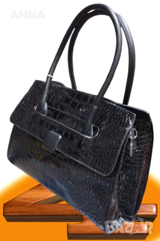 Стилна дамска чанта, снимка 2 - Чанти - 53278507