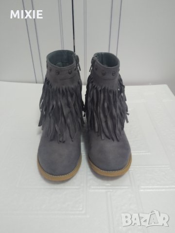 Отлични сиви детски боти с ресни, № 29, снимка 4 - Детски боти и ботуши - 32983883
