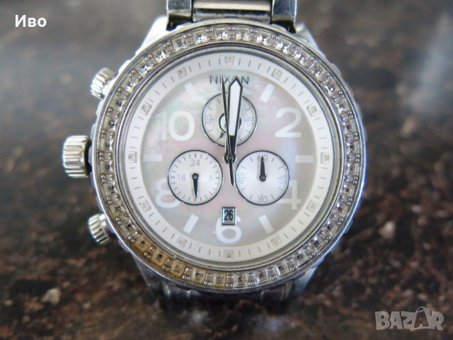 Дамски часовник Nixon Minimize The 42-20 Chronograph със Swarovski кристали, снимка 4 - Дамски - 43398933