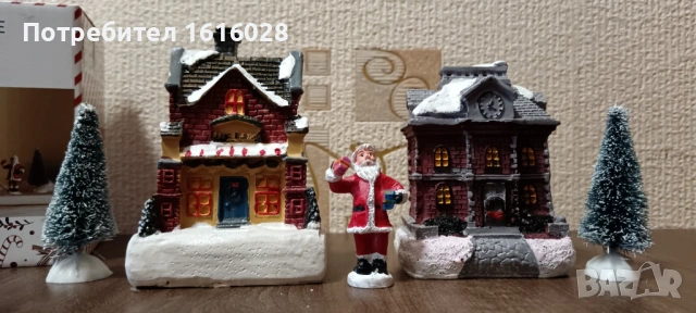 LED светещи 2 къщи с дядо Коледа и елхи., снимка 9 - Декорация за дома - 52297620