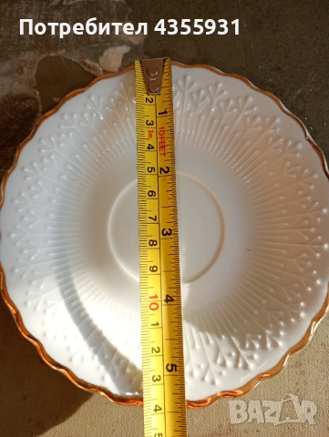 Неупотребяван стар български порцелан сервиз за чай златен кант , снимка 3 - Антикварни и старинни предмети - 52229055