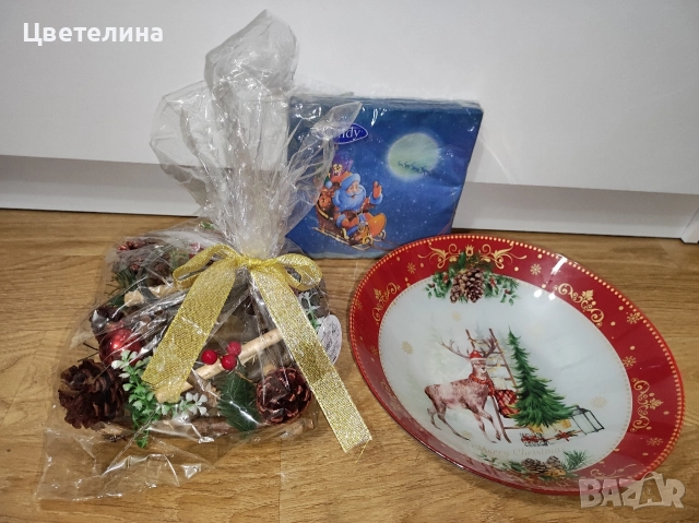 Коледна чиния плюс свещ и салфетки , снимка 2 - Декорация за дома - 52695410