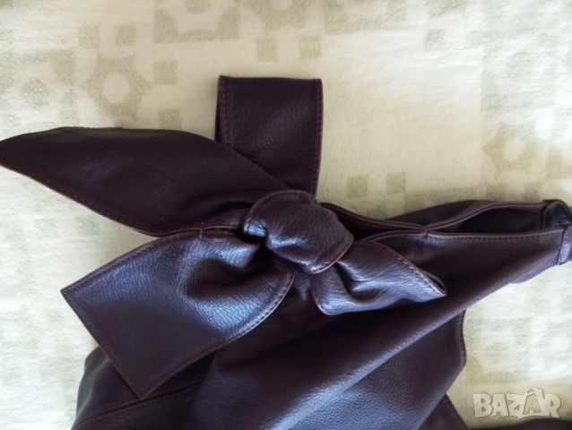 Valentino чанта естествена кожа, снимка 7 - Чанти - 44845523