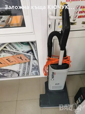 Професионална прахосмукачка Nilfisk Vu 500 