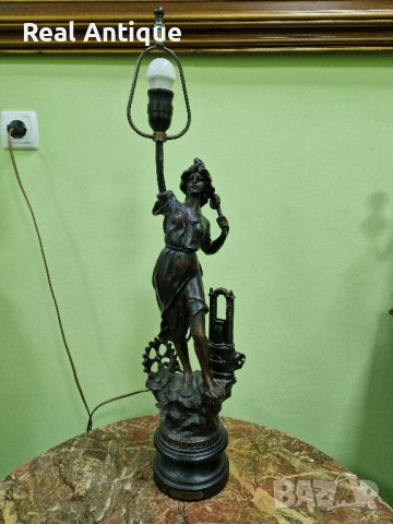 Прекрасна голяма антикварна френска фигурална лампа 