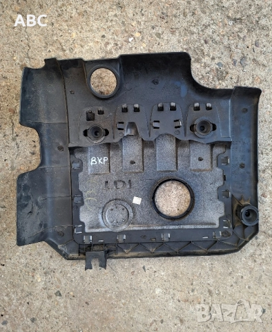 Декоративен капак за мотора от Vw Passat B6 , снимка 3 - Части - 51438698