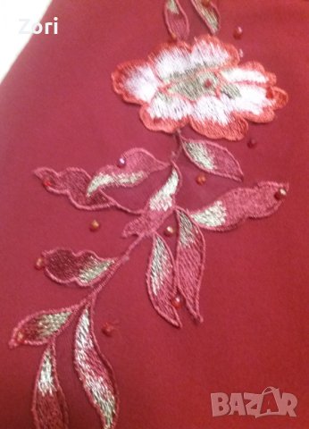 РАЗКОШНА! ВПЕЧАТЛЯВАЩА! УНИКАЛНА червена рокля по тялото с тюл, дантела и камъчета по нея, снимка 7 - Рокли - 42999178