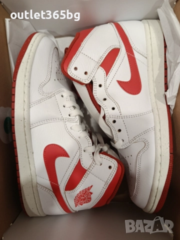 Nike - Air Jordan 1 Mid Se FJ3458 160 Бял №40.5 Оригинал Код 276, снимка 2 - Маратонки - 52090855