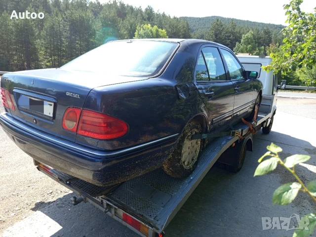 Мерцедес Е220 95к.с на части , снимка 4 - Автомобили и джипове - 50836801