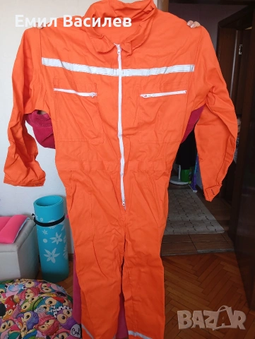 Работни гащеризони .            