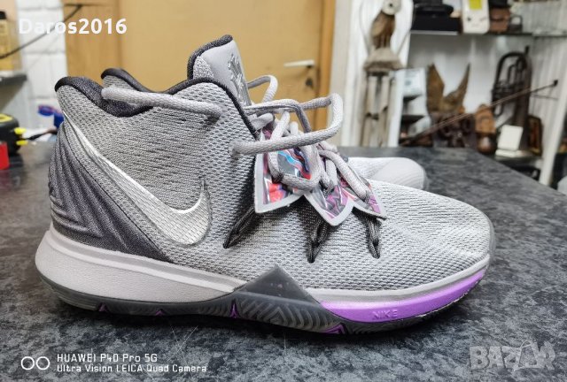 Страхотни маратонки Nike Kyrie 5 , снимка 1 - Маратонки - 35202298