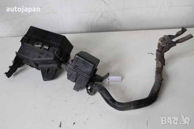 Кутия с релета Нисан примера п12 2.0 140кс комби 02г Nissan primera p12 2.0 140hp 2002