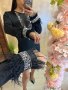 Дамска рокля с пера и камъни , снимка 1 - Рокли - 43426543