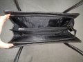 Голяма дамска кожена чанта в черен цвят - подарък при поръчка над 14 лв , снимка 11
