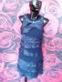 Тъмно синя феерична етажирана лъскава рокля с декорация мъниста М
