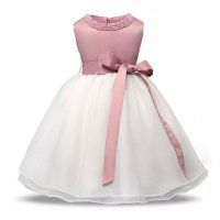 Детска рокля с перли, снимка 1 - Бебешки рокли - 32886335