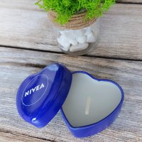 Ароматна свещ NIVEA , снимка 1 - Декорация за дома - 39129264