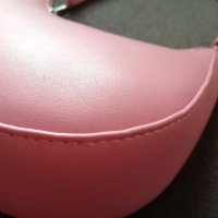 Малка дамска кожена чанта за рамо в розов цвят, снимка 11 - Чанти - 43733574