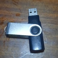флашка, снимка 1 - USB Flash памети - 43961868