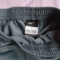 Долнище "Nike"за 7 год, снимка 2 - Детски анцузи и суичери - 40208896