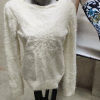 Дамско пухкаво пуловерче, М/L, снимка 2 - Блузи с дълъг ръкав и пуловери - 42951001