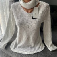Уникален пуловер, снимка 1 - Блузи с дълъг ръкав и пуловери - 43726970