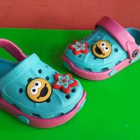 Английски детски кроксове-4 цвята, снимка 4 - Детски джапанки - 32353522