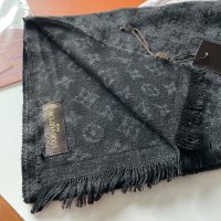 Луксозен модел шал с кутия Louis Vuitton, снимка 2 - Шалове - 43712688