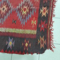 Стар тъкан чипровски килим, черга 230/105 см(1.1), снимка 6 - Антикварни и старинни предмети - 43612228