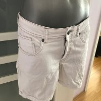 Бели къси дънкови панталони, снимка 6 - Къси панталони и бермуди - 37131370