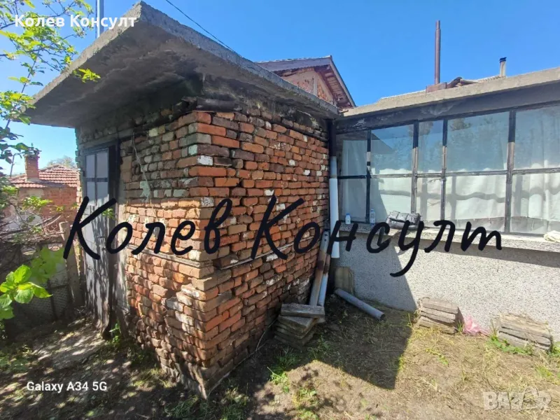 Продавам парцел със стара къща в него в град Хасково , снимка 1