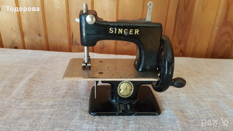 Оригинална детска действаща шевна машина Сингер, снимка 1