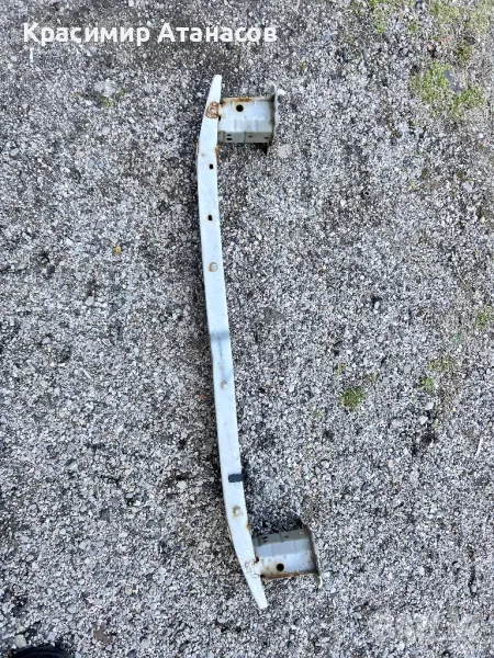 Основа предна броня за Тойота аурис. 2010-2012г, снимка 1