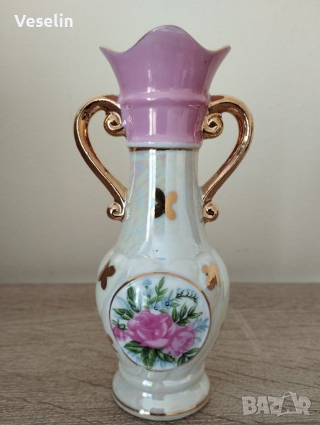 Порцеланова вазичка , снимка 1