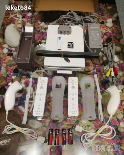 Nintendo Wii хакнато Нинтендо Уии с ТОП игри 4 контролера Mario Sonic Wii Sports motion plus/HDMI, снимка 1
