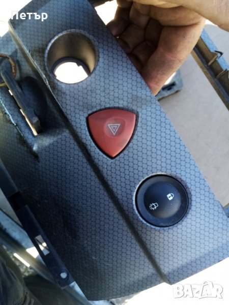 Бутон аварийни светлини, заключване Рено Меган 2, снимка 1