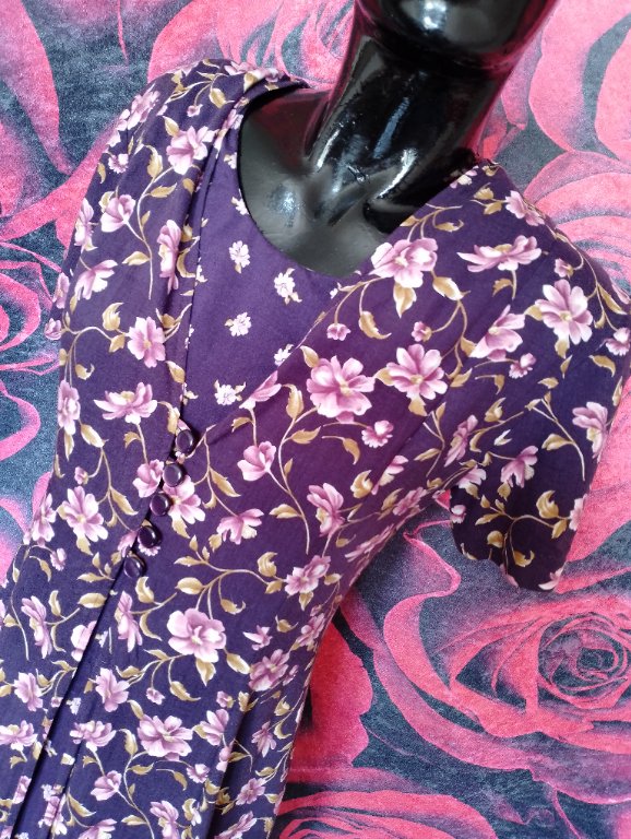 Лилава ретро рокля с връзки на гърба на флорални мотиви Л в Рокли в гр.  Перник - ID37618505 — Bazar.bg