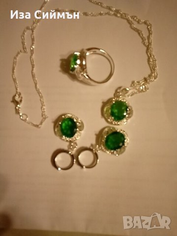 Комплект от сребърен пръстен, колие и обици със смарагд(емералд), снимка 5 - Бижутерийни комплекти - 32502486