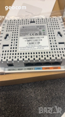 Grandstream GWN7602 802.11ac Wi-Fi Access Point (PoE,4-Port Switch), снимка 4 - Рутери - 53466585