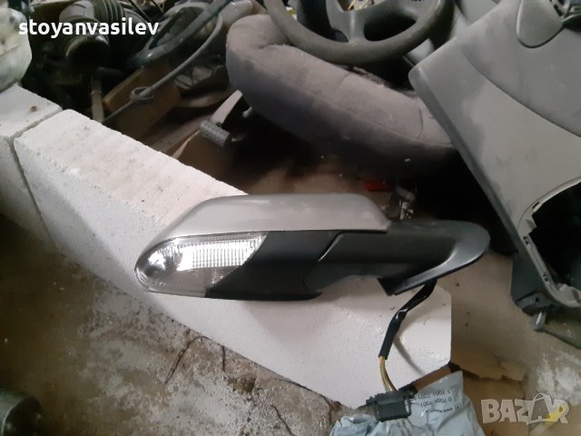 Огледало шкода октавия, снимка 2 - Части - 36733405