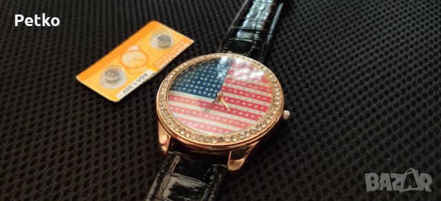 Дамски часовник с американското знаме