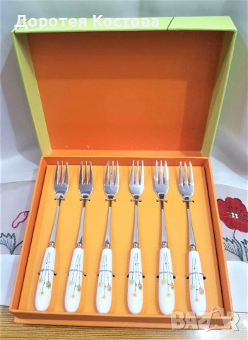 AYNSLEY нови красиви вилички с маргаритки от Англия с порцеланови дръжки, снимка 2 - Антикварни и старинни предмети - 39854185