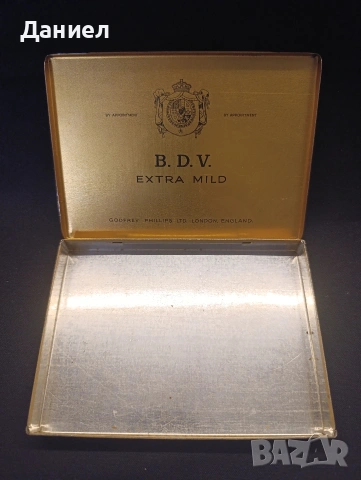 Стара метална кутия , снимка 2 - Антикварни и старинни предмети - 53303837