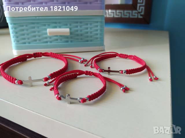 Детска, дамска, мъжка червена гривна с кръст подходящи за кръщене, снимка 2 - Гривни - 33237602